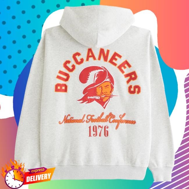 Official Abercrombie And Fitch Tampa Bay Buccaneers Graphic Popover Hoodie NFL by Abercrombie